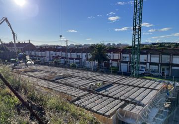 Inicio de hormigonado en encofrado de planta baja