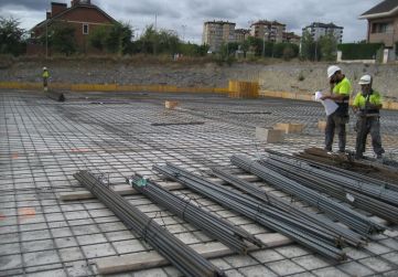 Comienzo trabajos de ferralla losa cimentacion F1