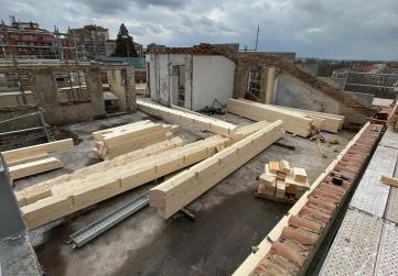 ESTRUCTURA DE MADERA EN CUBIERTA