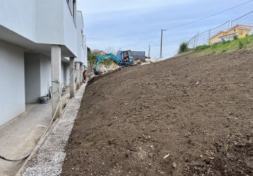 Perfilado de tierras en talud norte